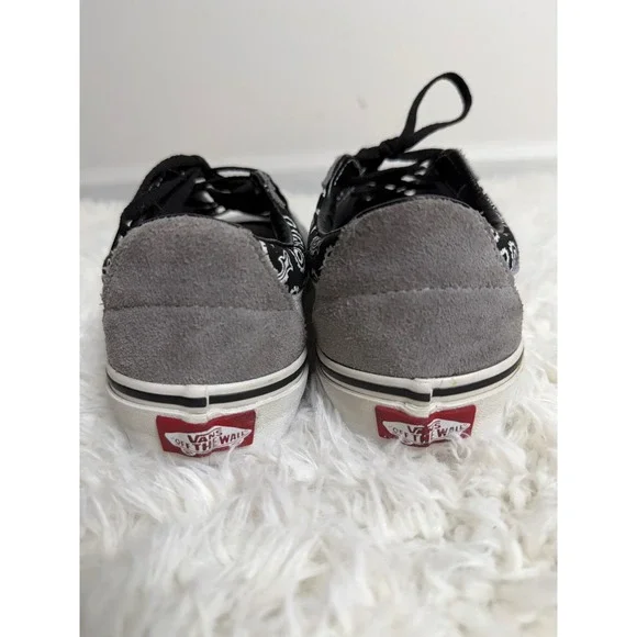 Vans Sk8-Low Grey Suede Black Paisley Bandana Sneakers Mens 6.5 Womens 8.0 - Picture 6 of 8
